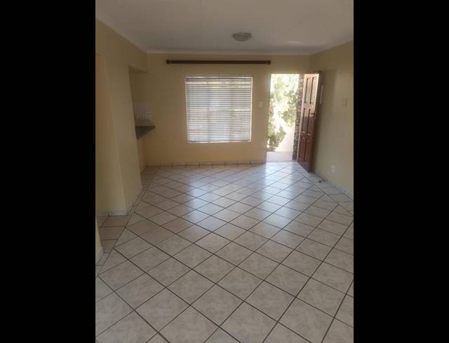 2 BEDROOM PROPERTY TO RENT IN MORELETAPARK